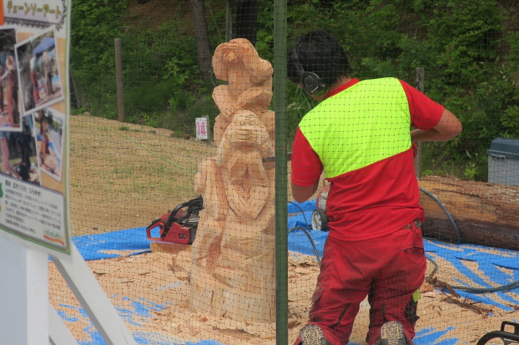 チェーンソーアート