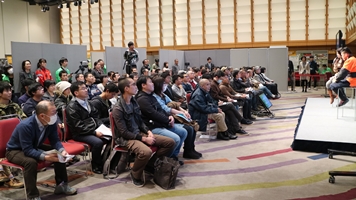 ステージでのトークイベントの様子(11月東京)