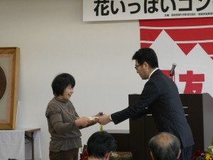 県教育委員会教育長賞の表彰（新田レディースサークル）