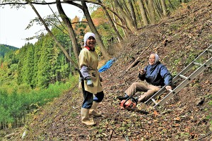 山林の手入れ一休み