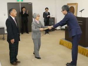 県教育委員会教育長賞の表彰（たんぽぽ会）