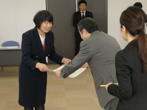 福島民友新聞社長賞の表彰（新田レディースサークル）