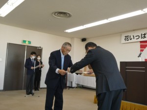 福島民友新聞社長賞の表彰（青柳地区花いっぱい運動）