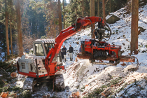 高性能林業機械による作業の見学