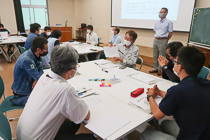 グループごとのプレゼンテーション風景